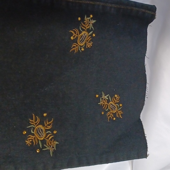 Le More Flare Jeans Embroidered, raw hem Women's 11 (fit like a 10) - Picture 4 of 7